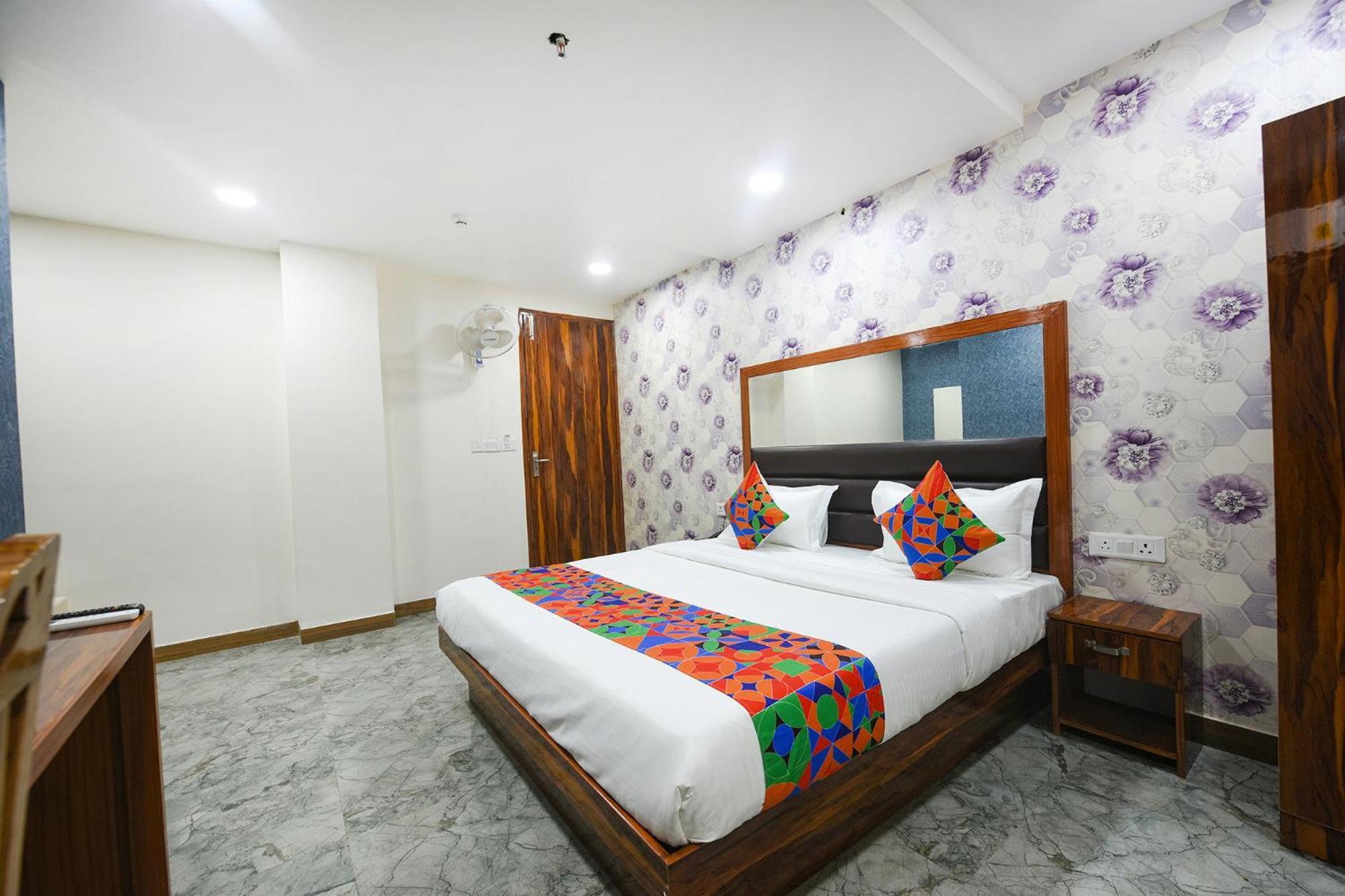 Fabhotel Mona Continental - Nr Laxmi Nagar It Hub New Delhi Eksteriør billede