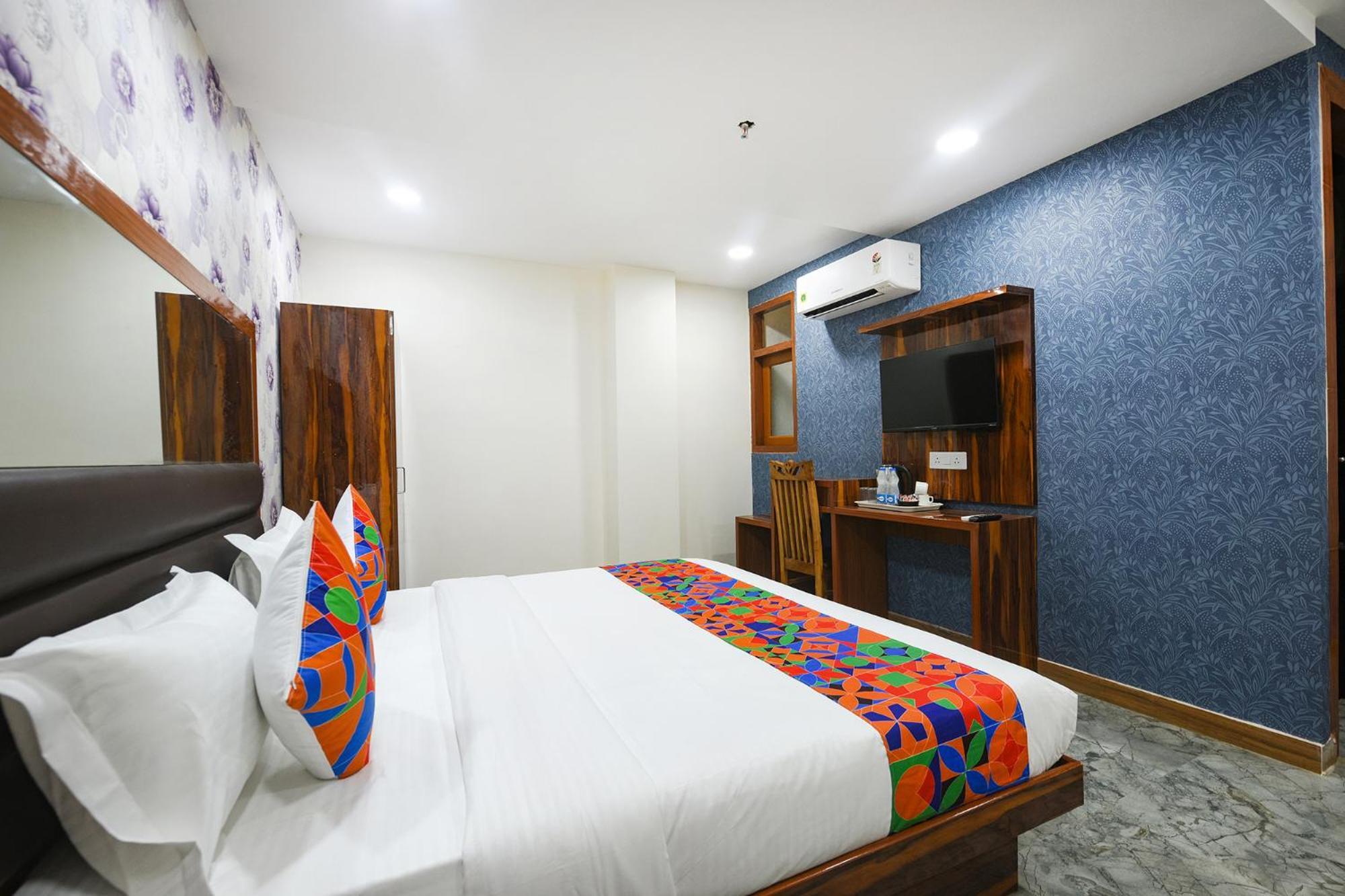 Fabhotel Mona Continental - Nr Laxmi Nagar It Hub New Delhi Eksteriør billede