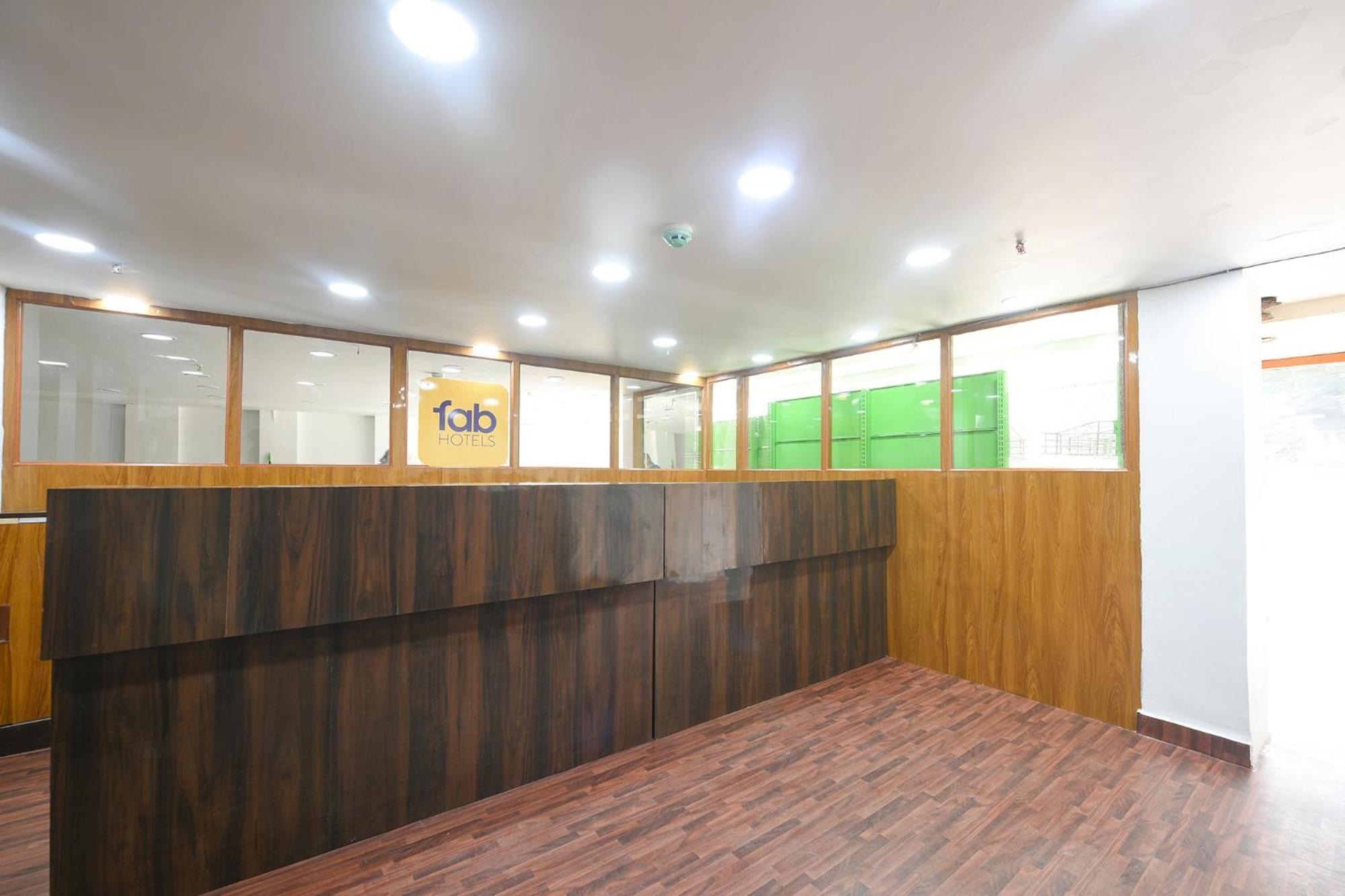 Fabhotel Mona Continental - Nr Laxmi Nagar It Hub New Delhi Eksteriør billede