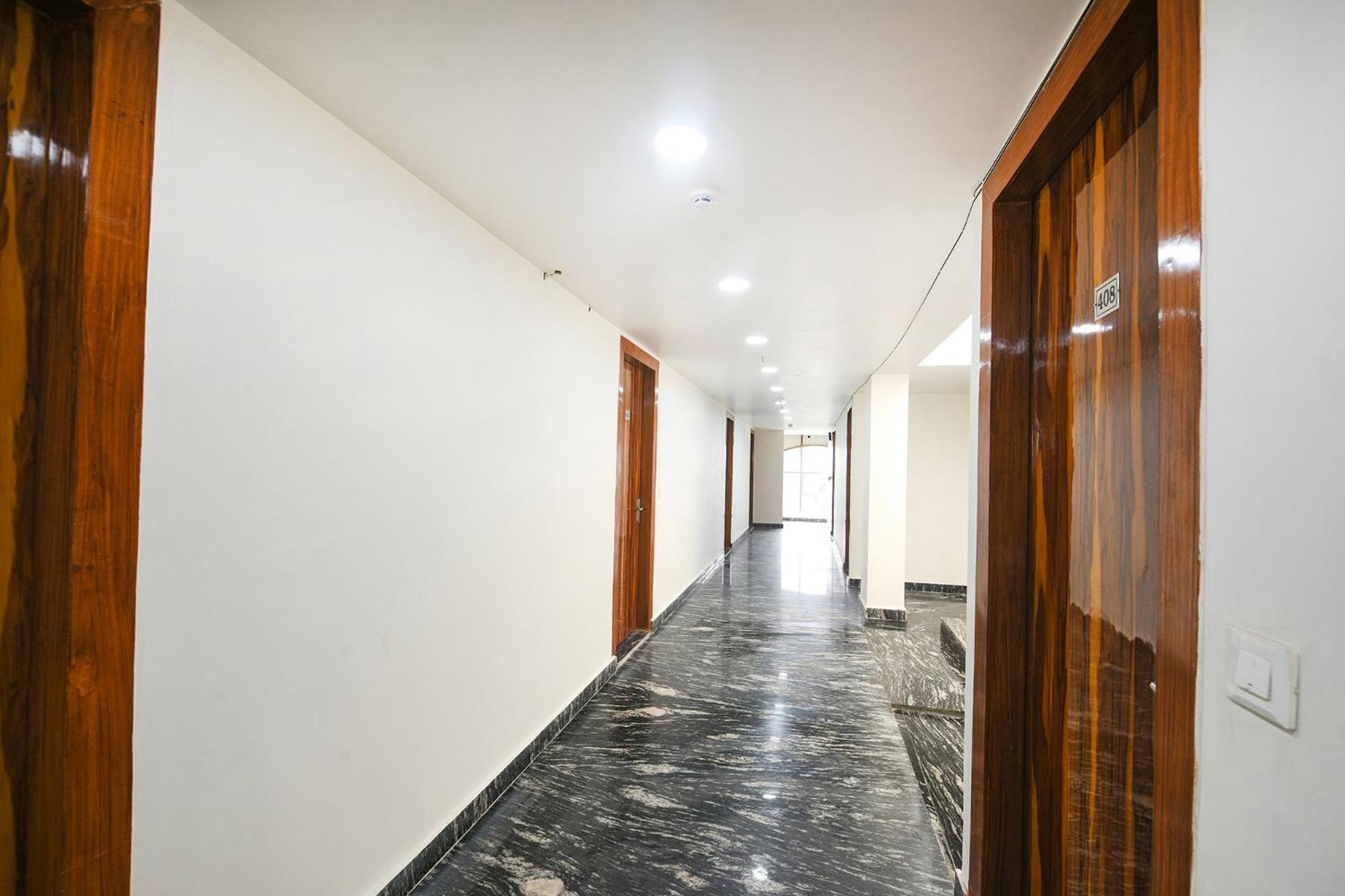 Fabhotel Mona Continental - Nr Laxmi Nagar It Hub New Delhi Eksteriør billede