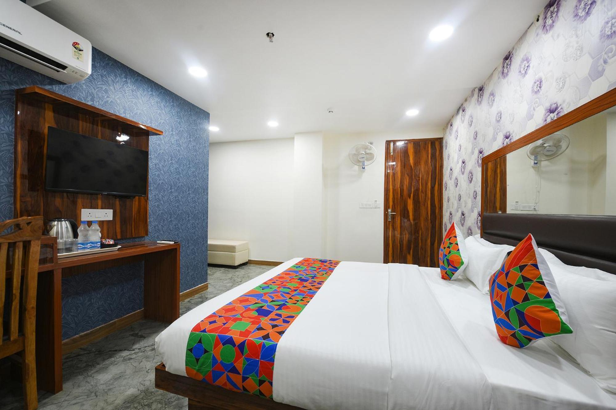 Fabhotel Mona Continental - Nr Laxmi Nagar It Hub New Delhi Eksteriør billede